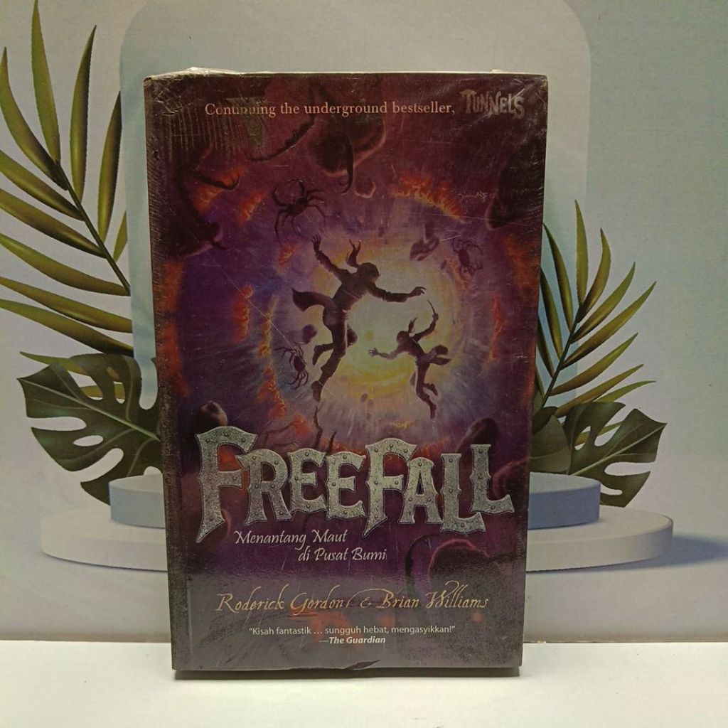 Novel Freefall By Roderick Gordon & Brian Williams Tersegel SoftCover