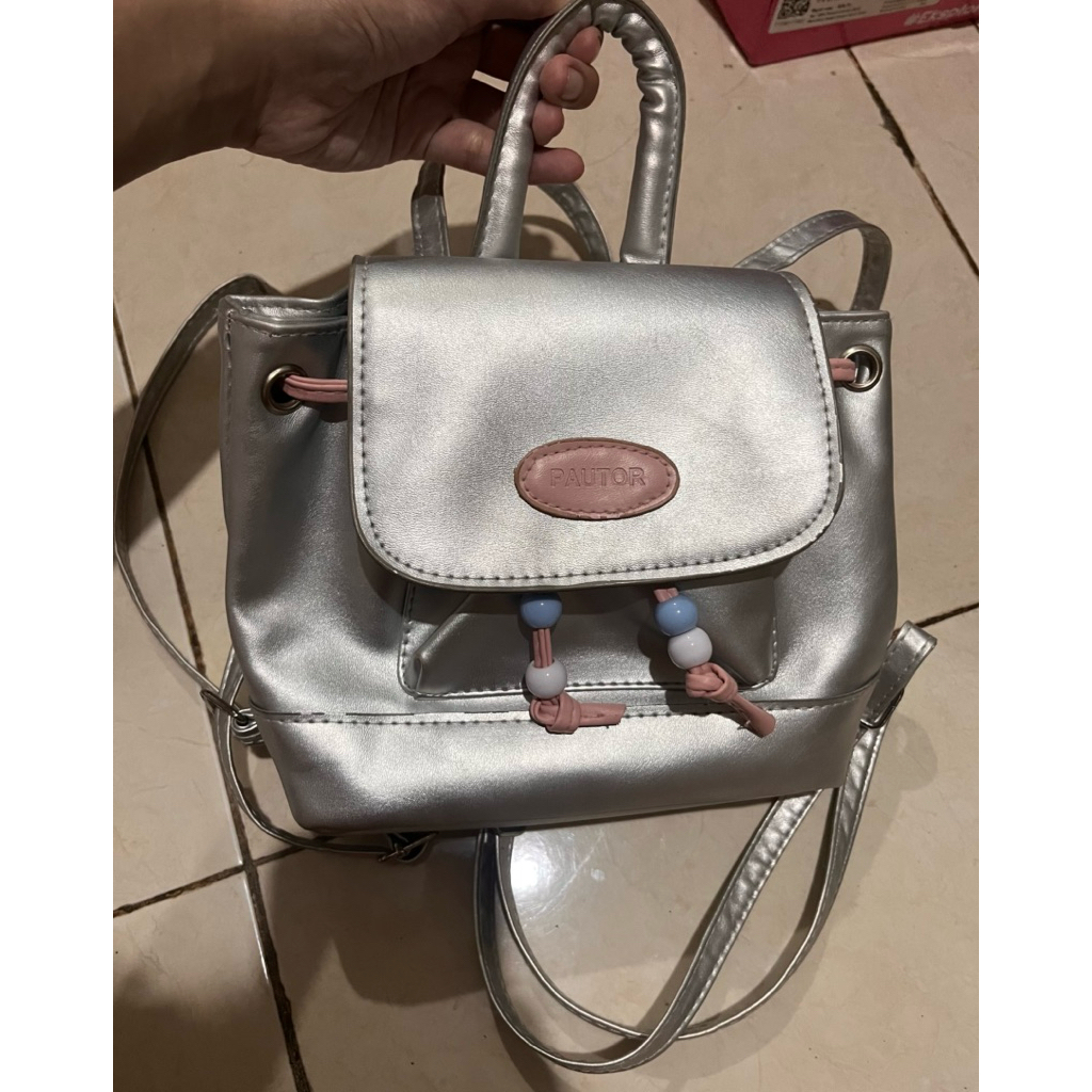 Preloved tas ransel warna silver pink