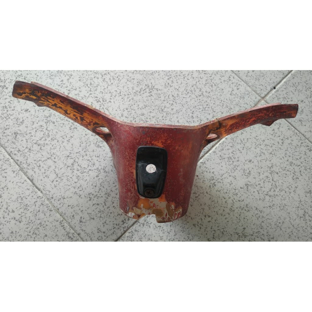 Batok lampu bagian bawah honda c70 original