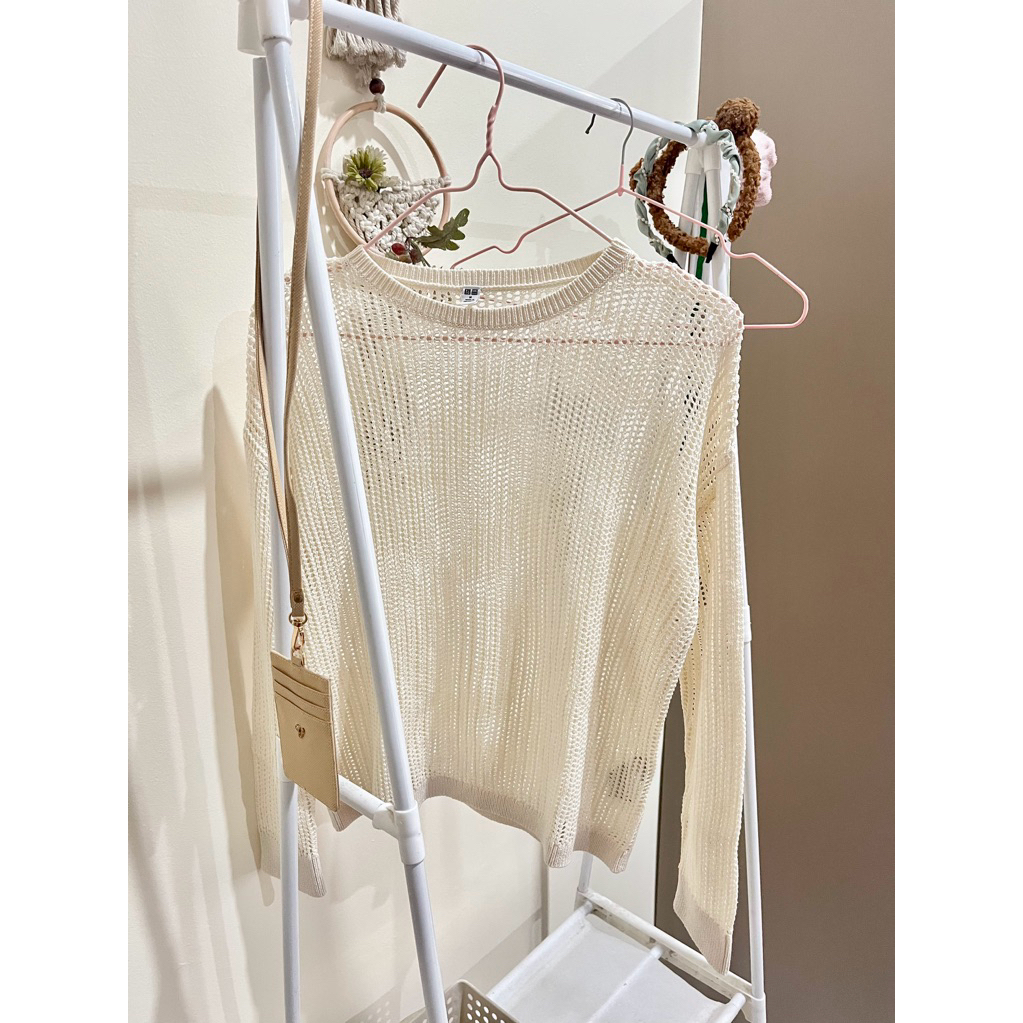 uniqlo cream knit sweater