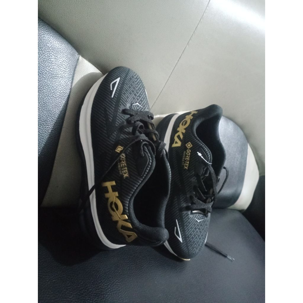 Sepatu Hoka Hitam putih Uk 40 Pria wanita Running