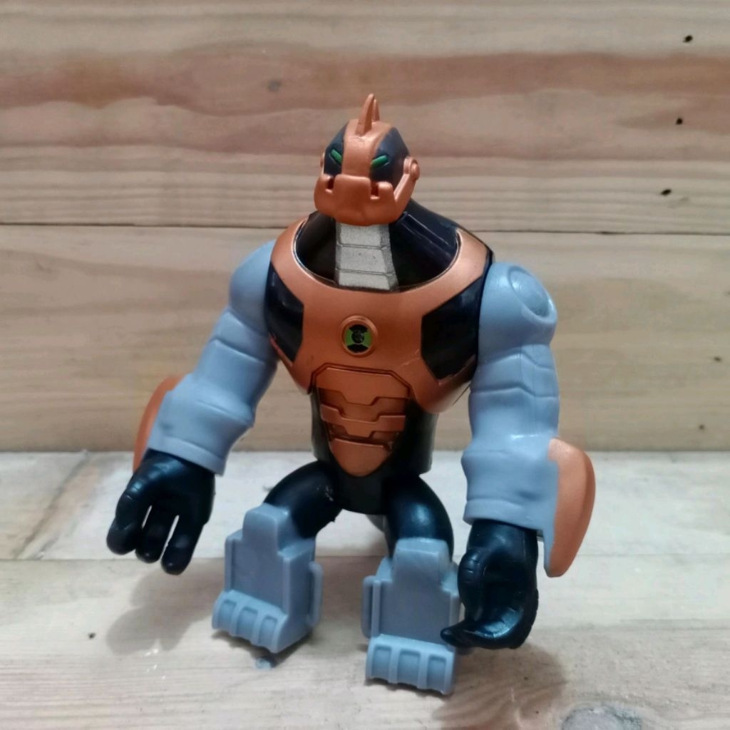 figure humungousaur action figure omnitrix omniverse Ben 10 Omni-Kix figure Armor Humungousaur
