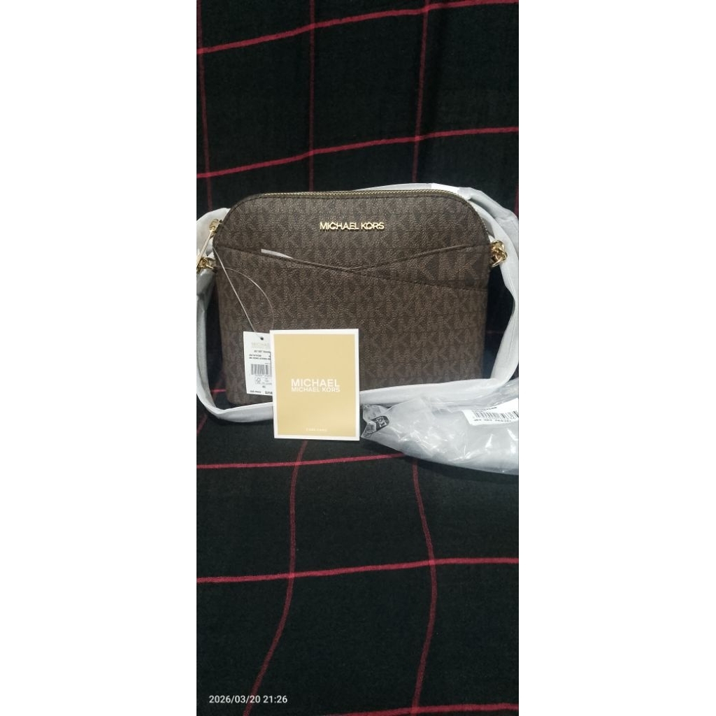 michael kors dome signature