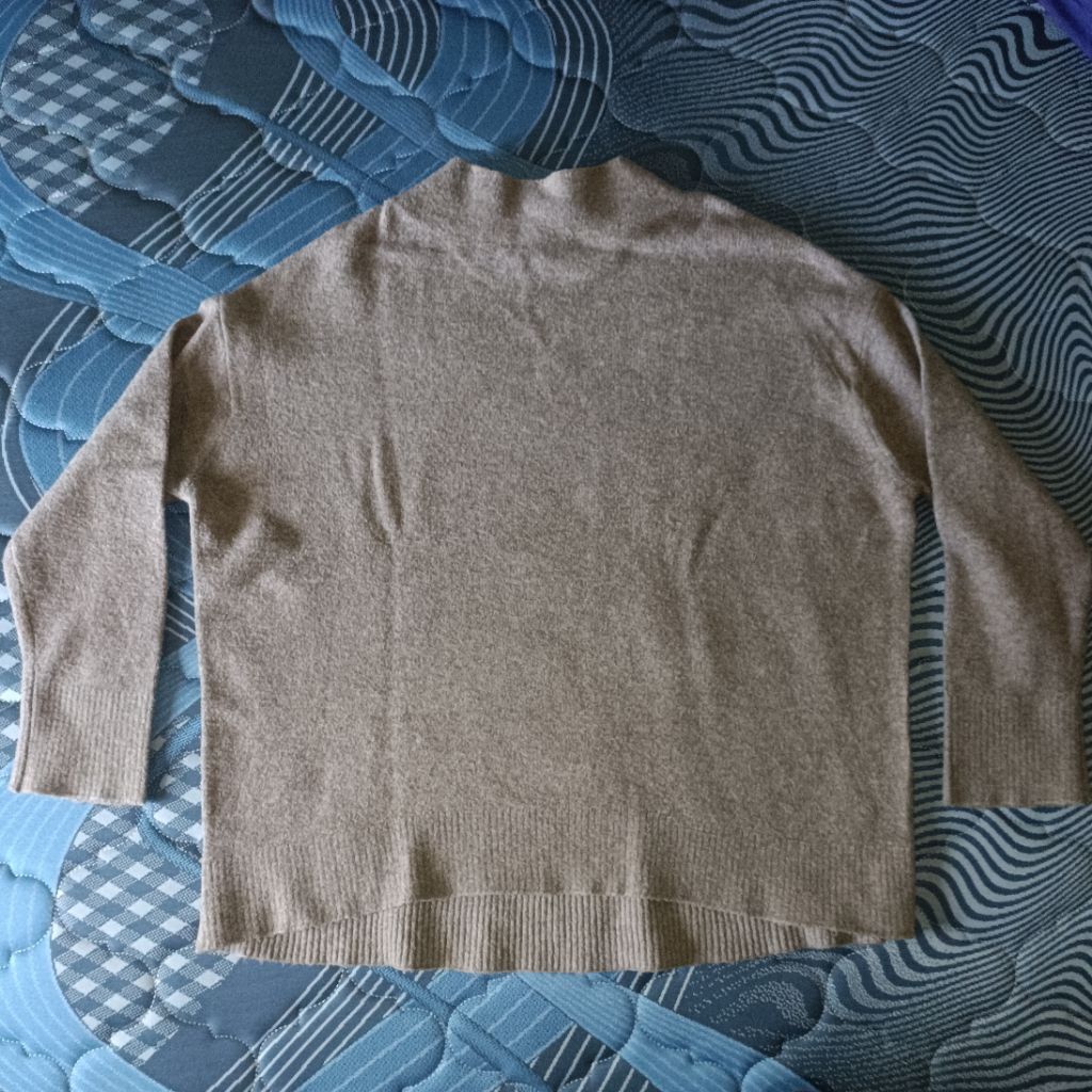 Sweater Mock Neck Souffle Yarn, Sweater Tebal Warna Cream