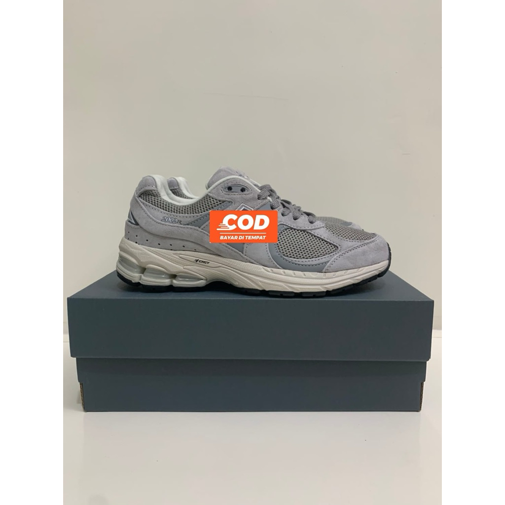 sepatu running nb2002r grey marblehead