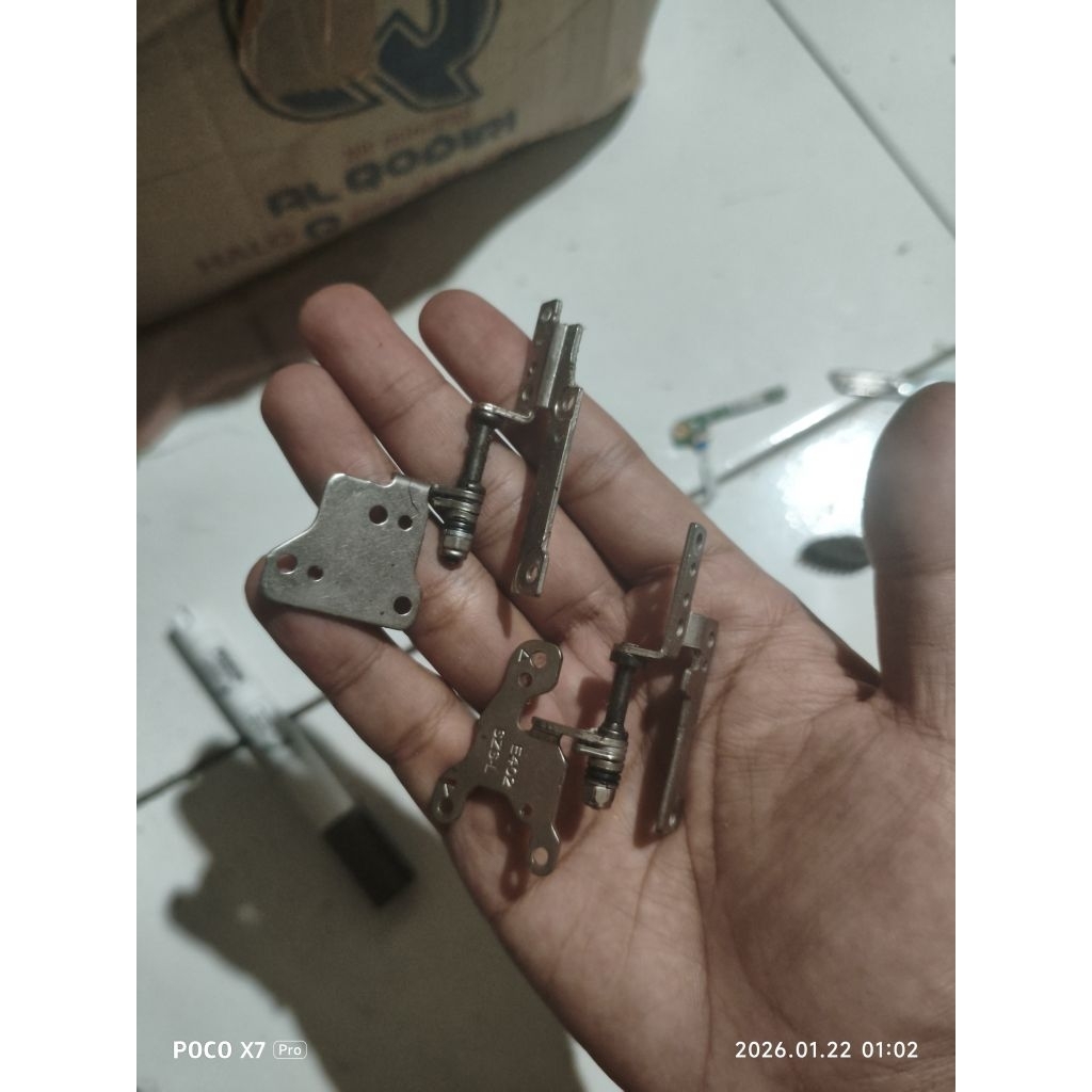 engsel laptop asus e402w ori