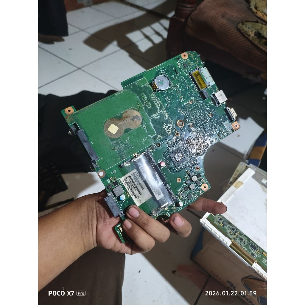 bahan motherboard laptop Toshiba c640 ori