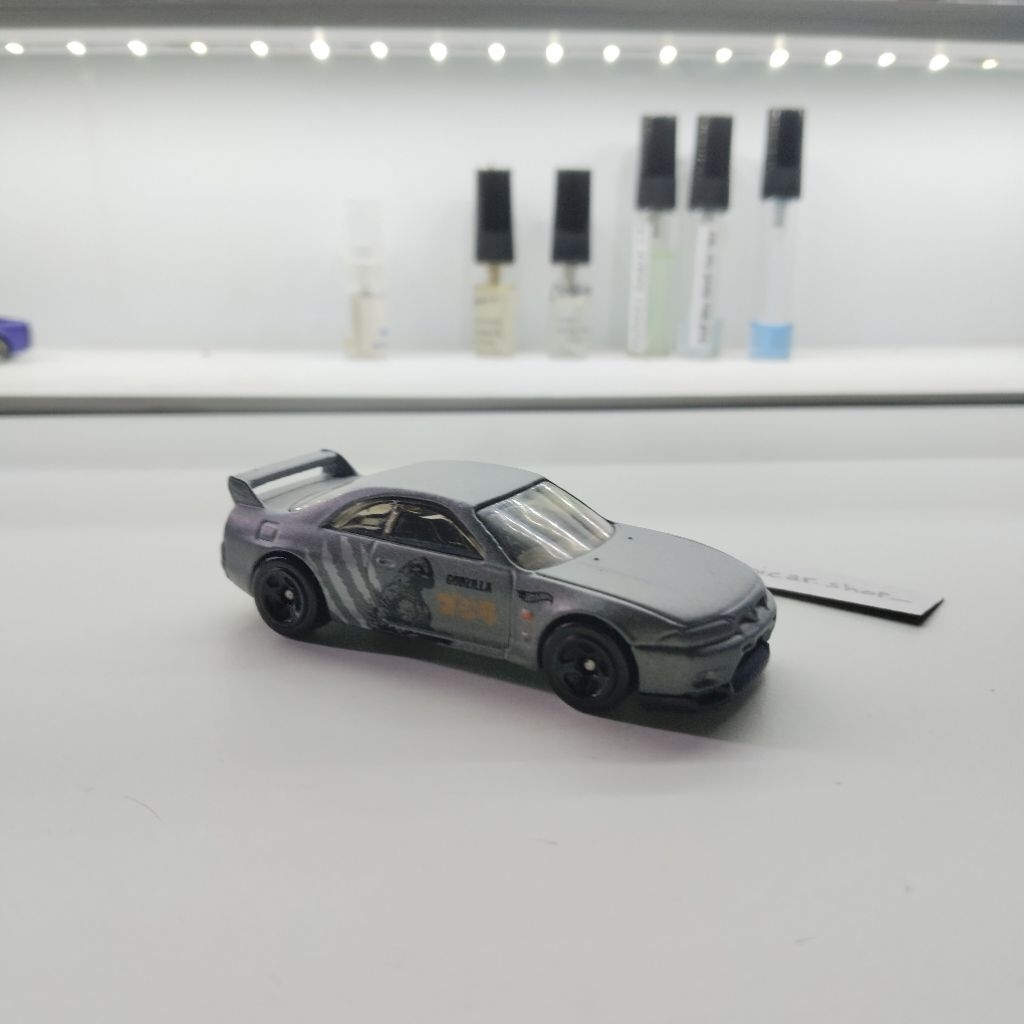 Hotwheels R33 Godzilla