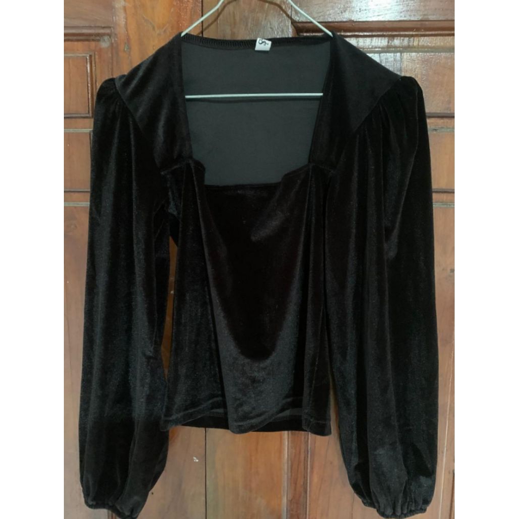 crop atasan wanita bludru