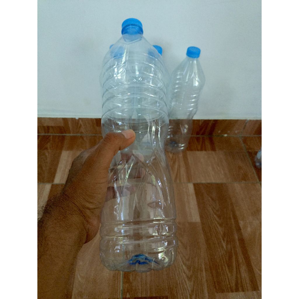 botol air minum bekas dan bersih ukuran 1500.ml