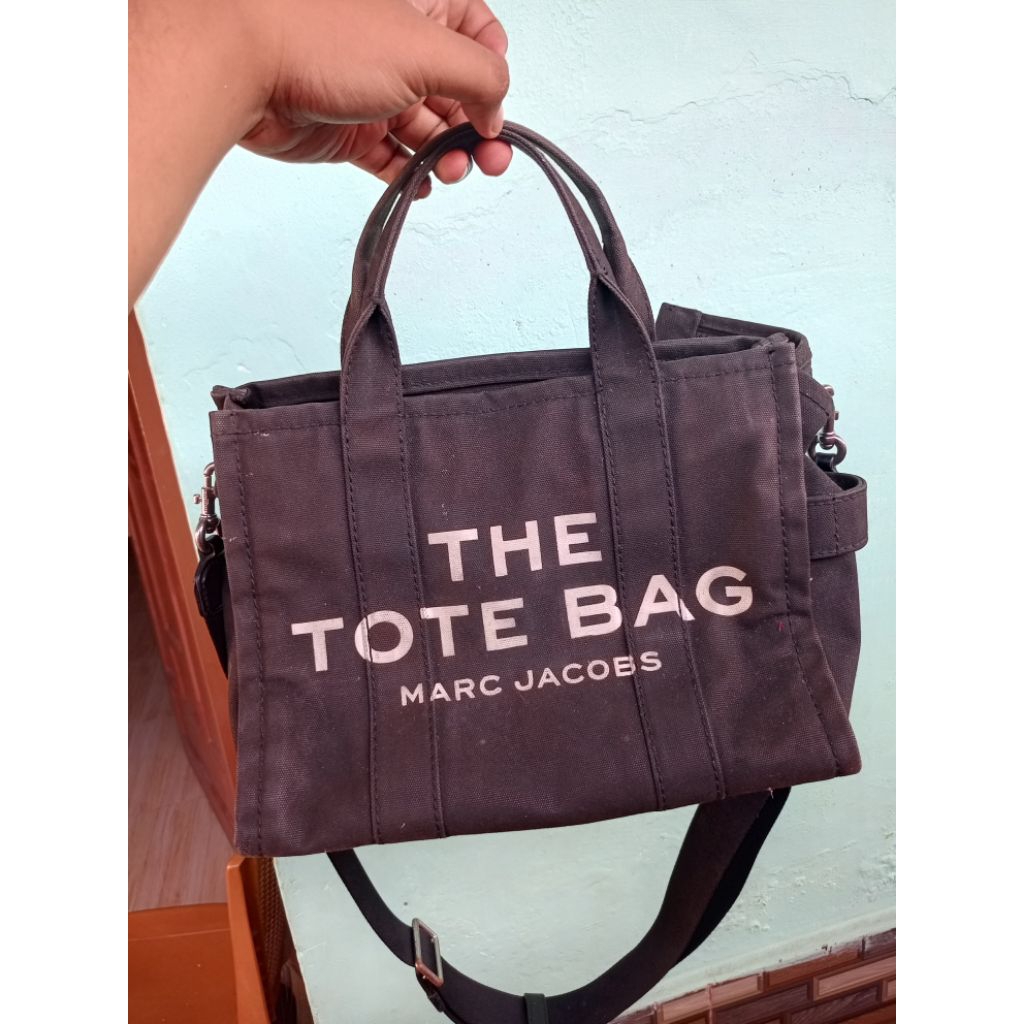 Marc Jacobs Tote bag size small