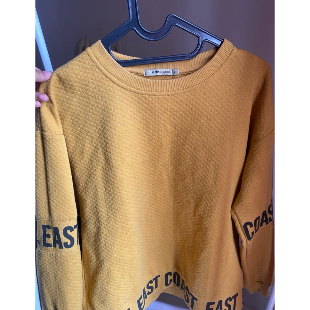 Preloved sweater by Ada Fashion