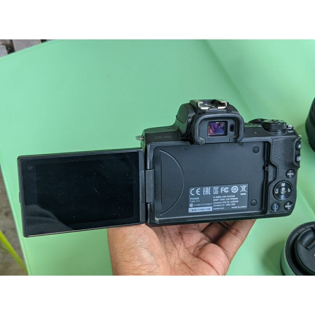 canon m50 + 3 flash set + 3 lensa