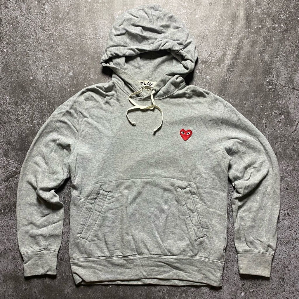 PLAY Comme Des Garcon’s CDG Heart Logo Hoodie Authentic AZ-T107