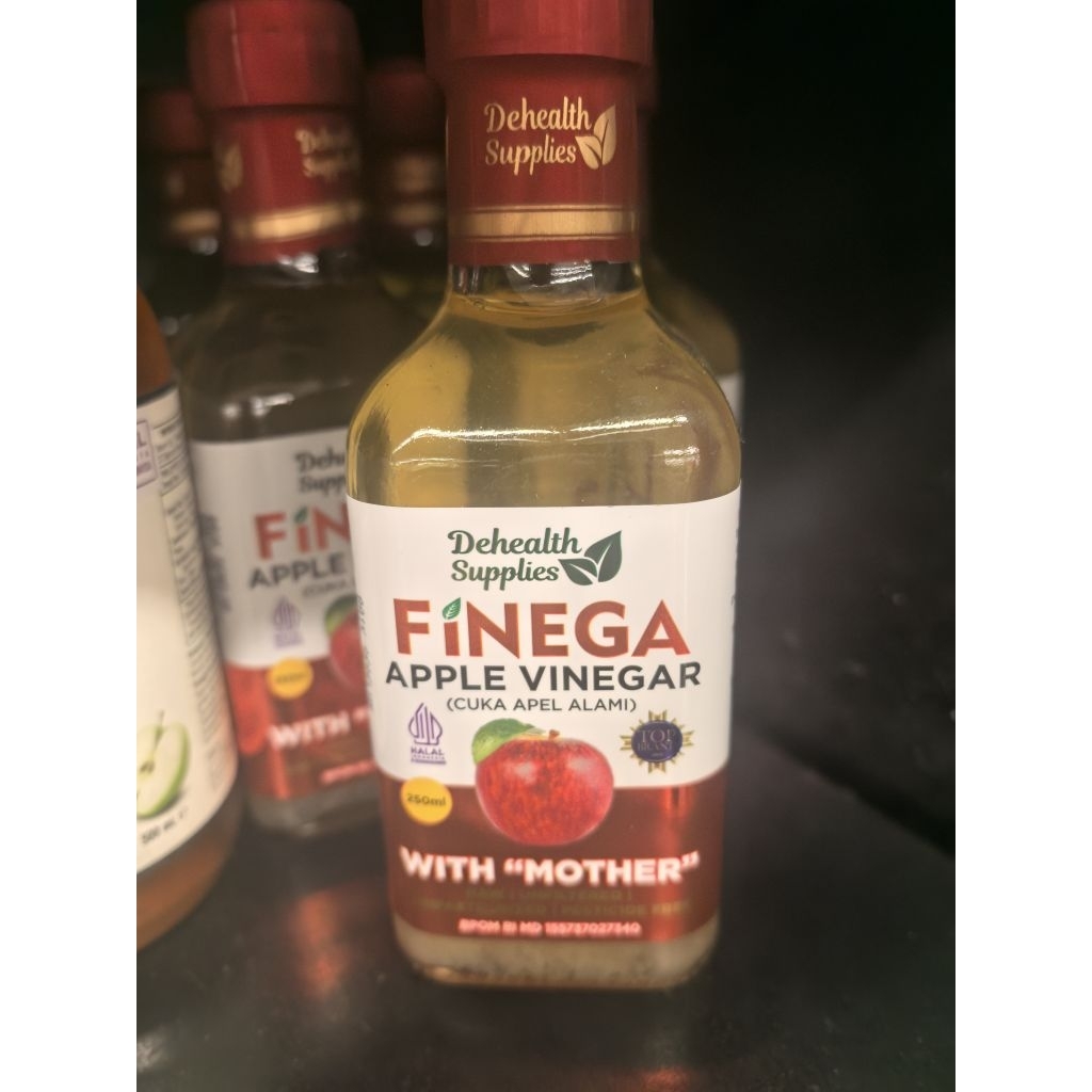 FINEGA APPLE CIDER CINEGAR 250ML. CUKA APEL. APEL CUKA ALAMI WITH MOTHER. DEHEALTH SUPPLIES FINEGA A