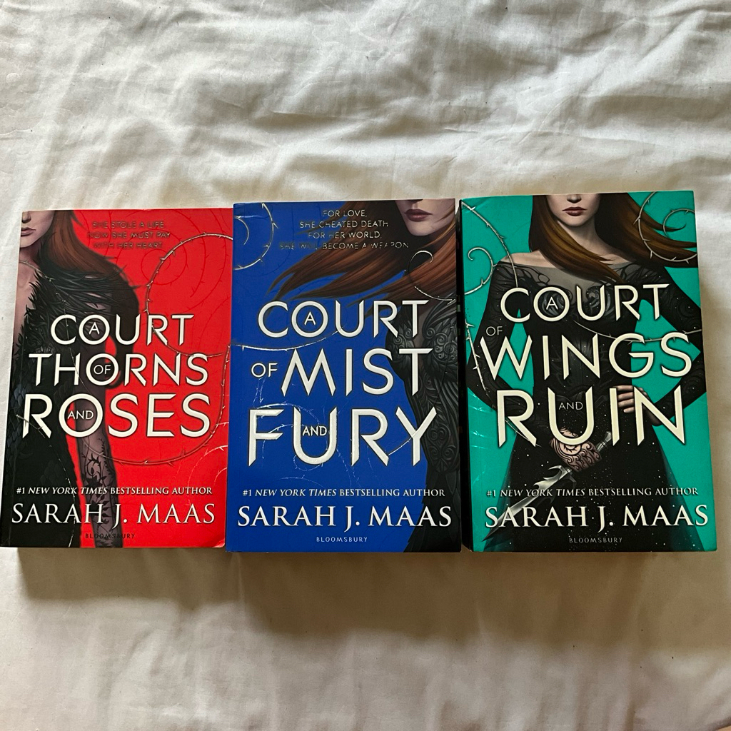 A Court of Thorns and Roses Trilogy Preloved