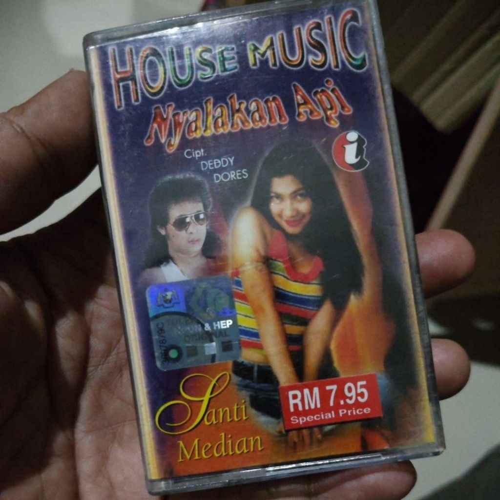 kaset pita import house music nike ardilla