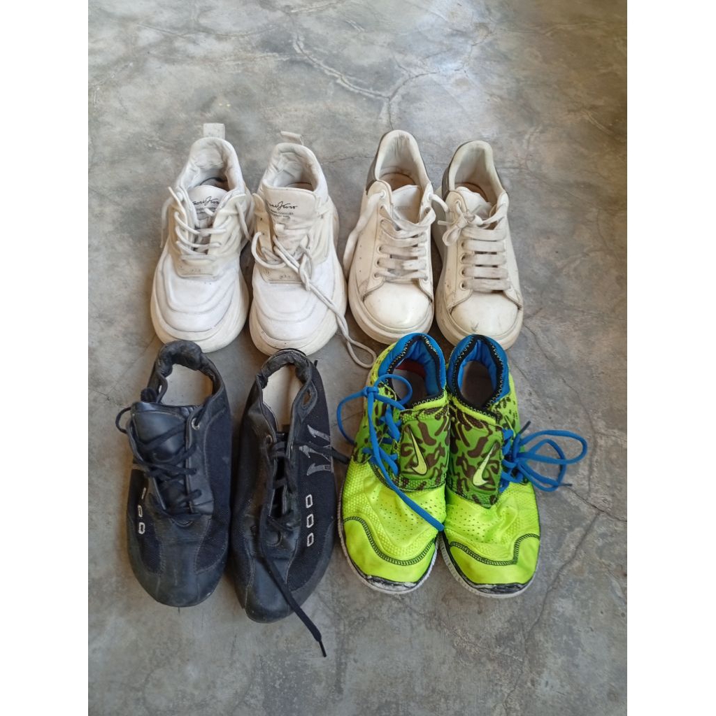 Borongan sepaket  4pcs sepatu sneakers luxury branded
