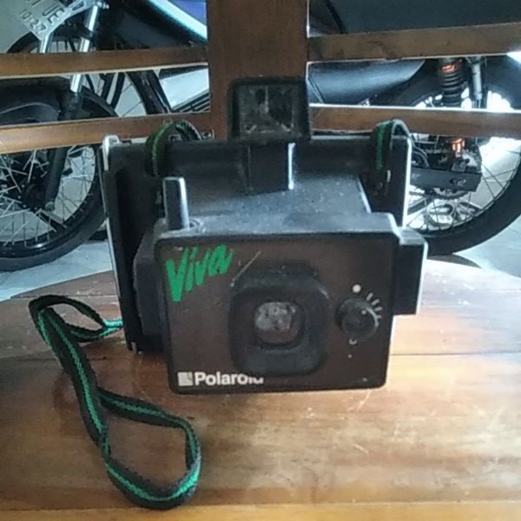 kamera jadul polaroid