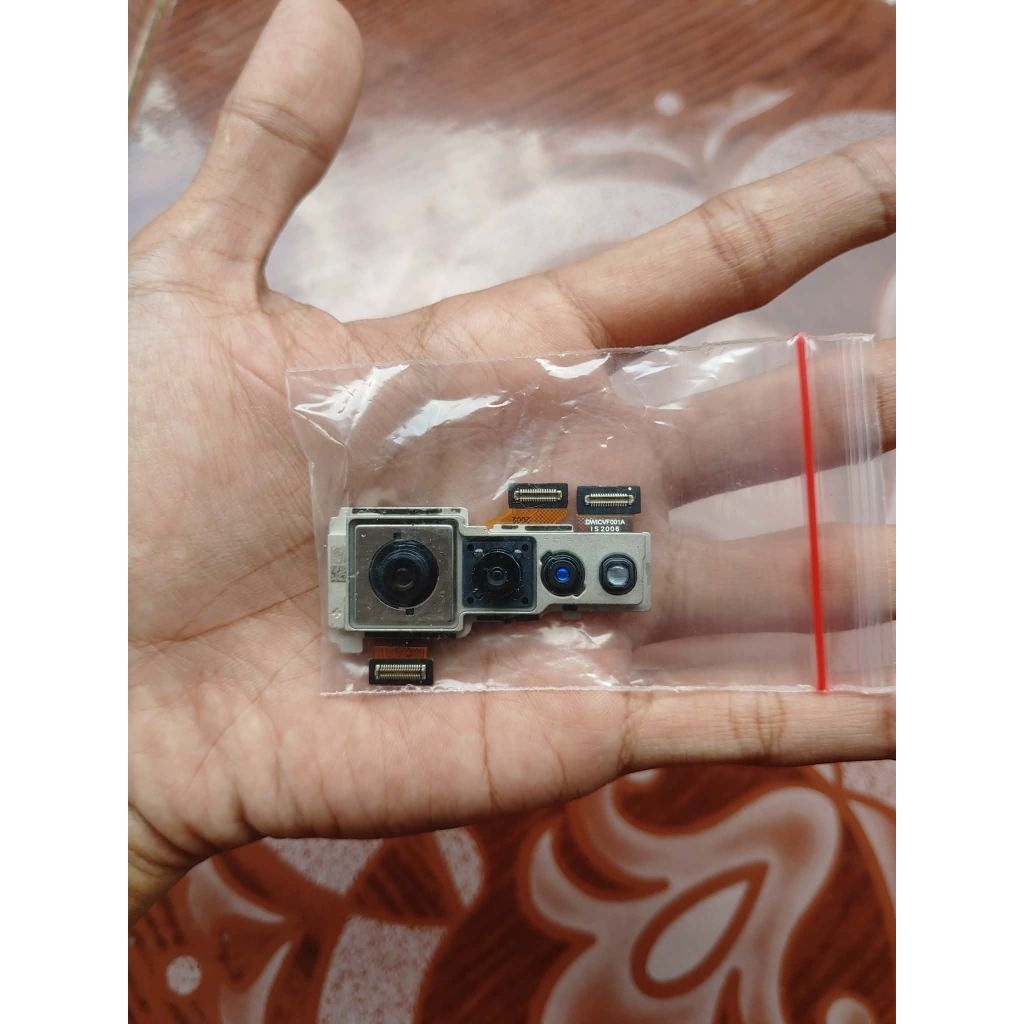 Kamera belakang lg v60 thinQ