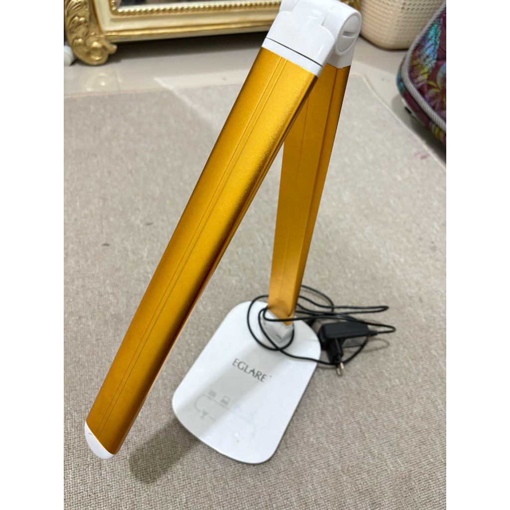 Lampu konten Eglare