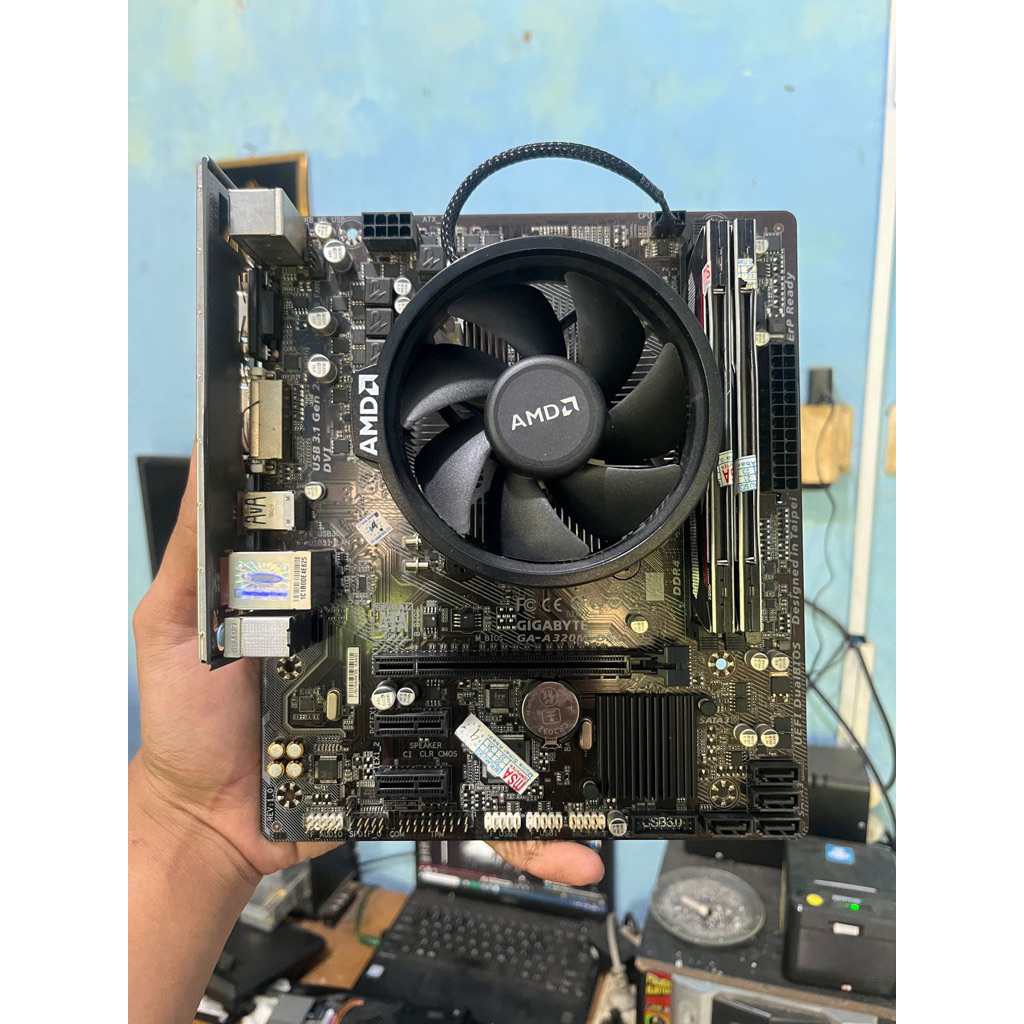 Paketan a320 + ryzen 3 2200g + ram 8gb ddr4 heatsink