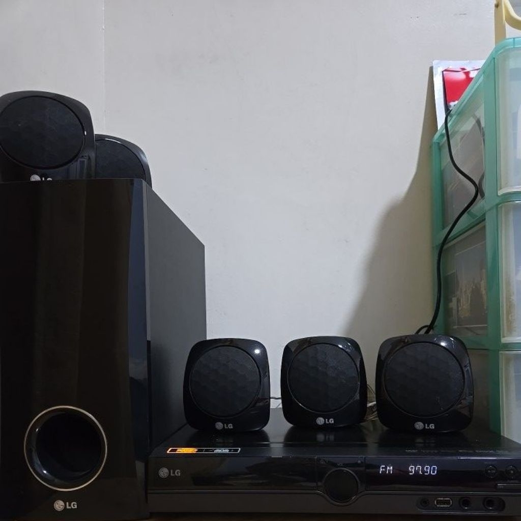 paket LG Dvd player+sub+speaker preloved