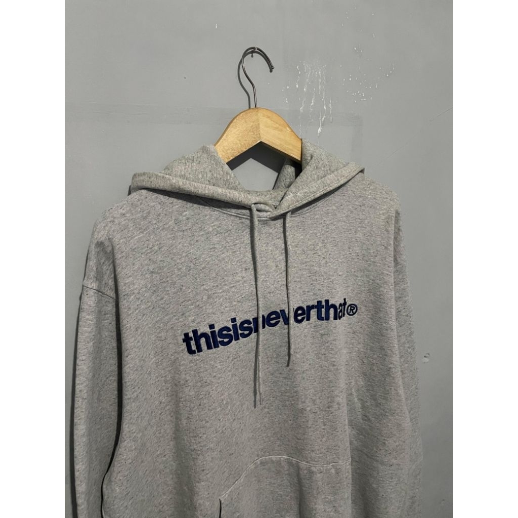 Hoodie tnt biru