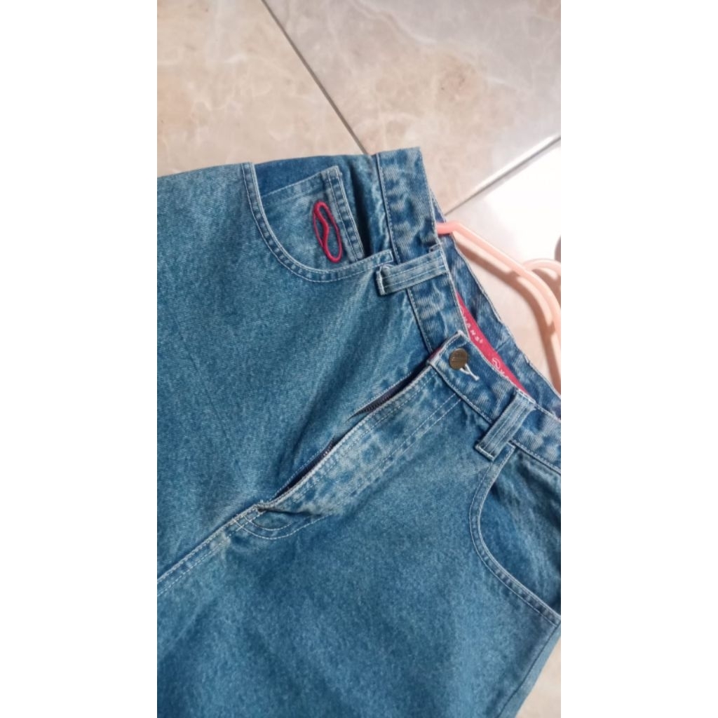 celana jorts vans