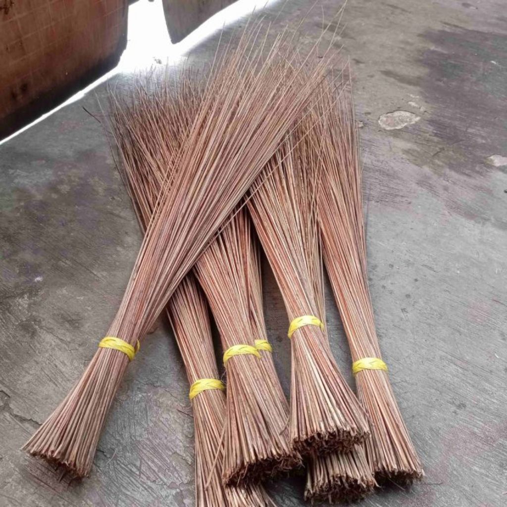 Sapu Lidi Daun Kelapa Kering