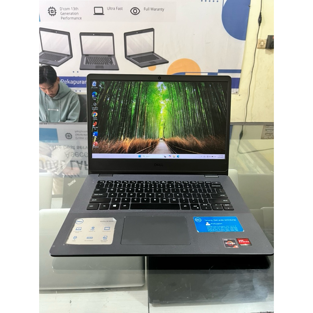 Dell Inspiron 3405, AMD Ryzen 5 3500U RAM 16 GB SSD 256 GB VGA AMD Radeon Graphics