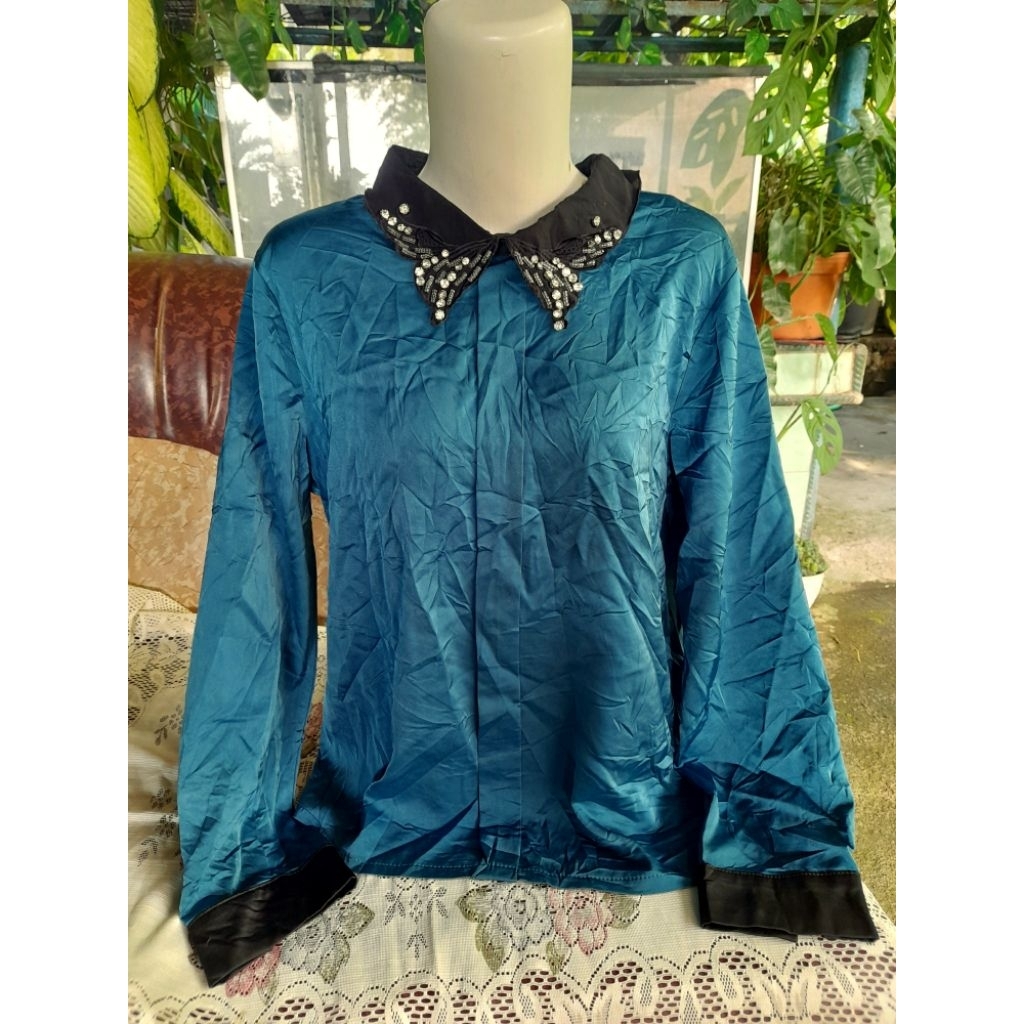 blus satin tebal