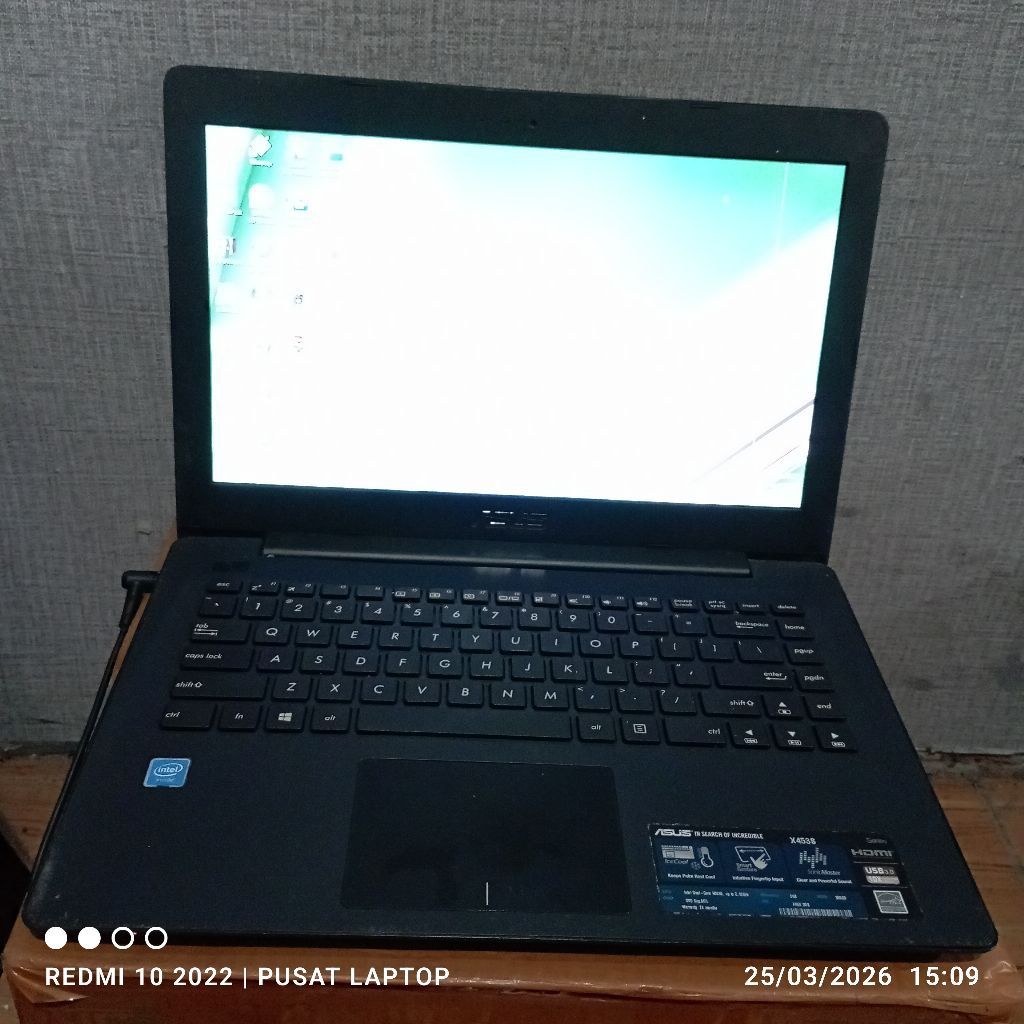 Laptop Asus Sonicmaster X453S windows 8 prosesor Intel Celeron Ram2gb HDD500gb LCD14inch mesin norma