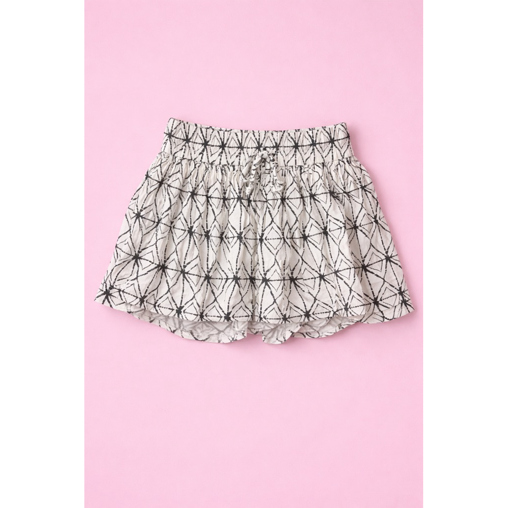 Rok Pendek Garis Putih Hitam