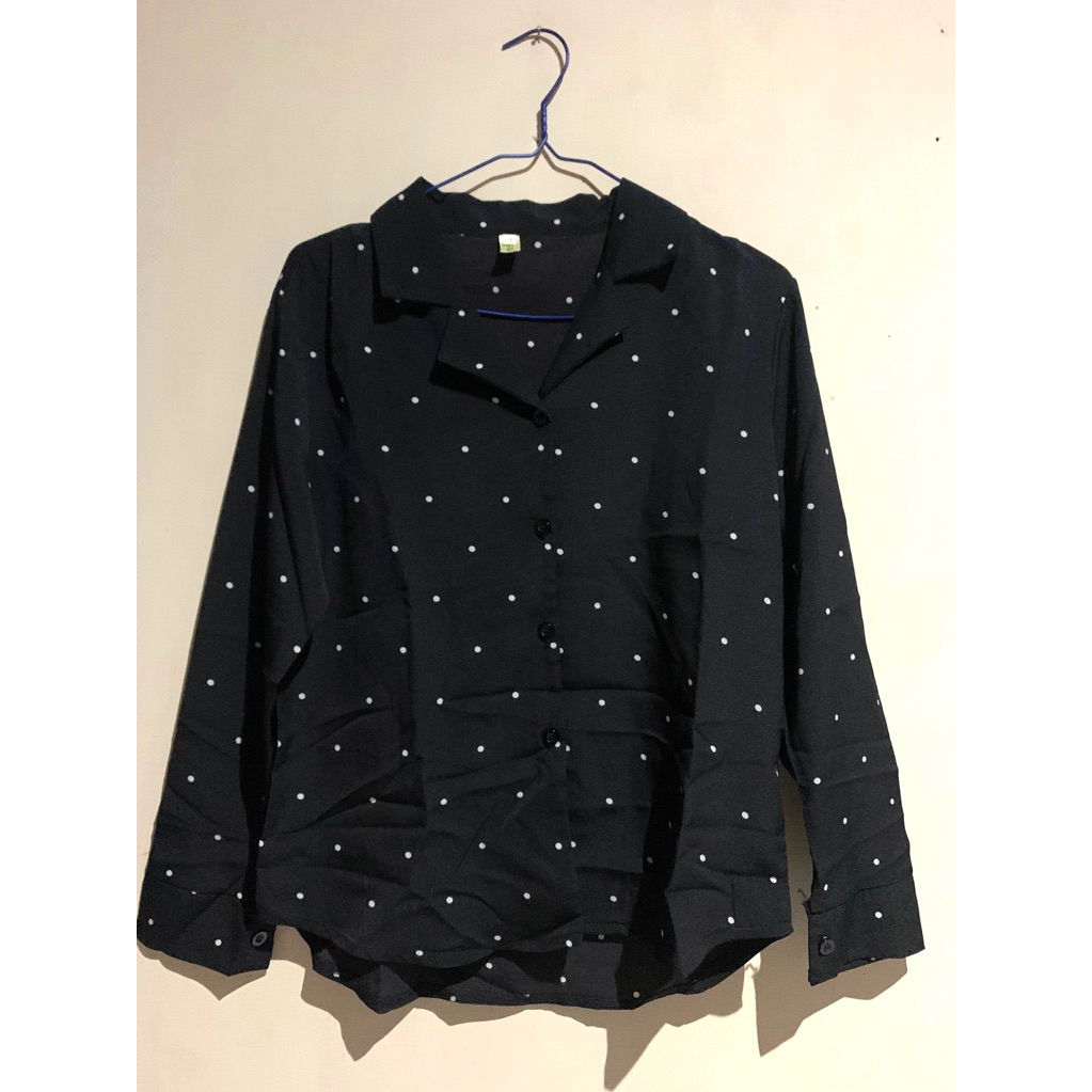 Blouse Hitam polkadot Wanita