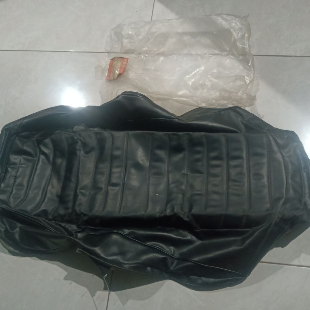 sarung kulit jok suzuki trs katana x1 x2 original sgp