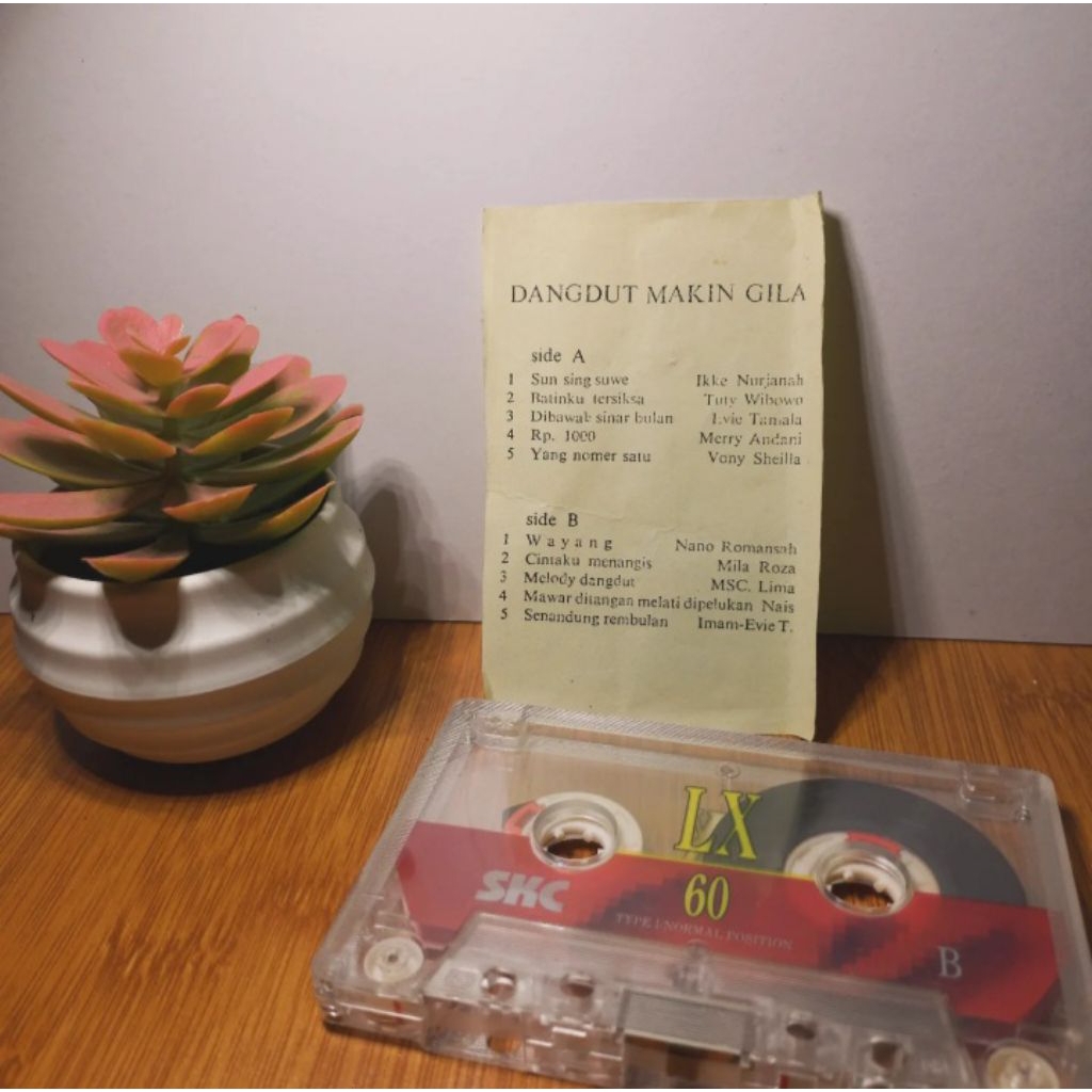 Kaset Kompilasi Dangdut 90'an (Tanpa Cover / Bootleg Jadul)