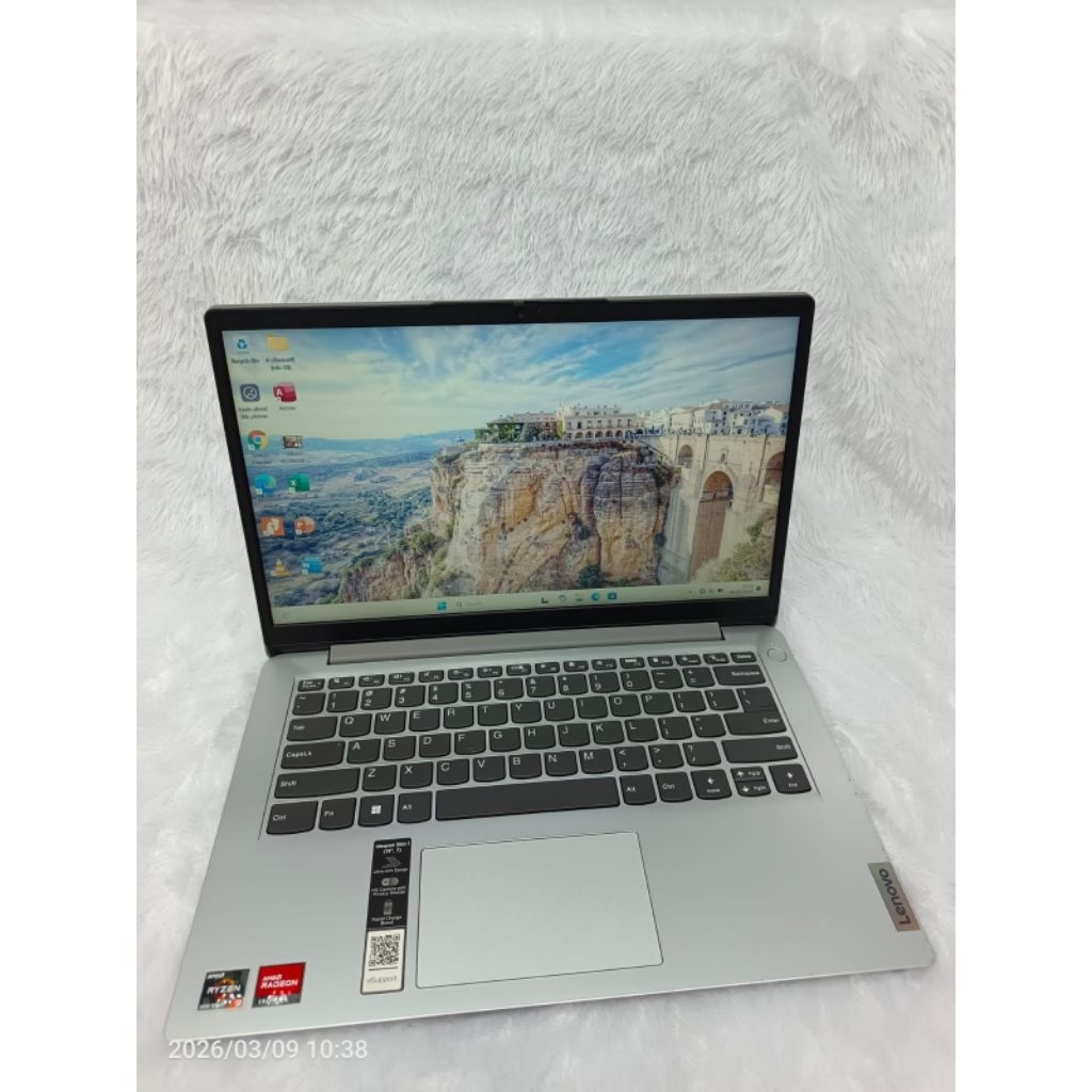 LAPTOP LENOVO IDEAPAD SLIM 1 RYZEN 3 7320U RAM 8 GB SSD 512 GB SILVER
