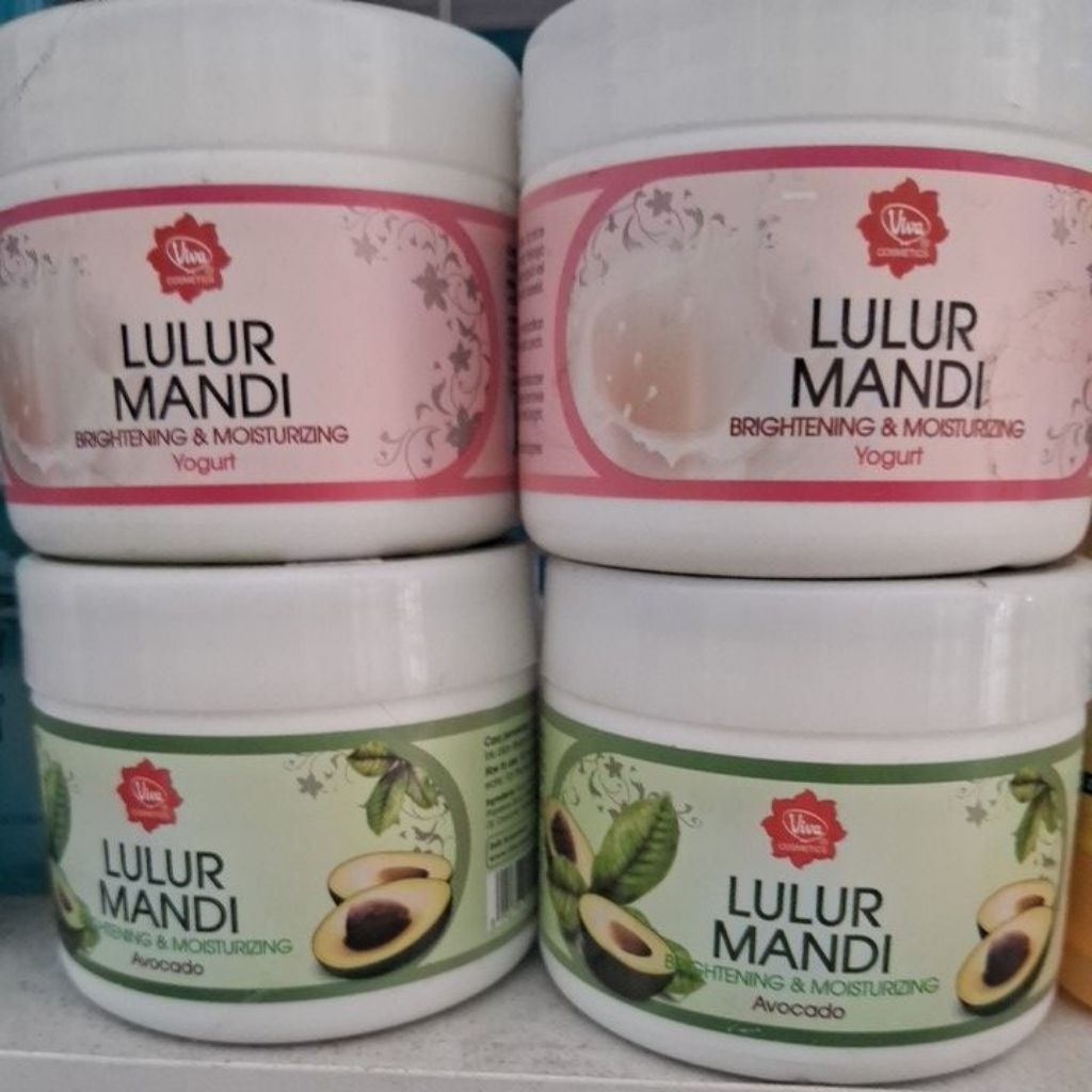 Viva Lulur Mandi Body Scrub 225gr - Scrub Halus, Melembapkan, Mencerahkan Kulit