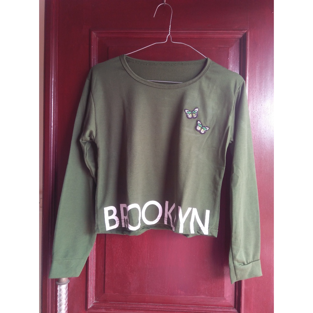 Kaos sweatshirt crop top Korean style kpop dance hijau army Preloved