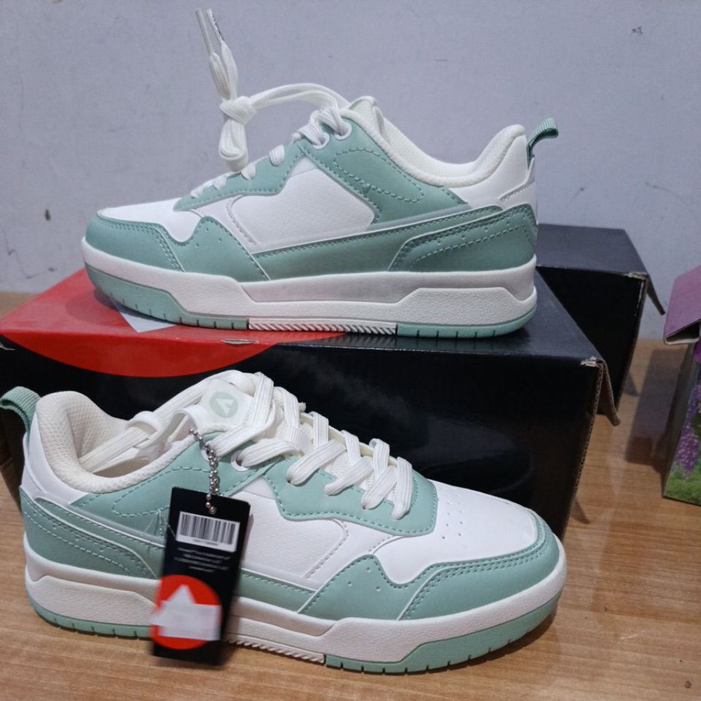 sepatu airwalk size 37 ex display