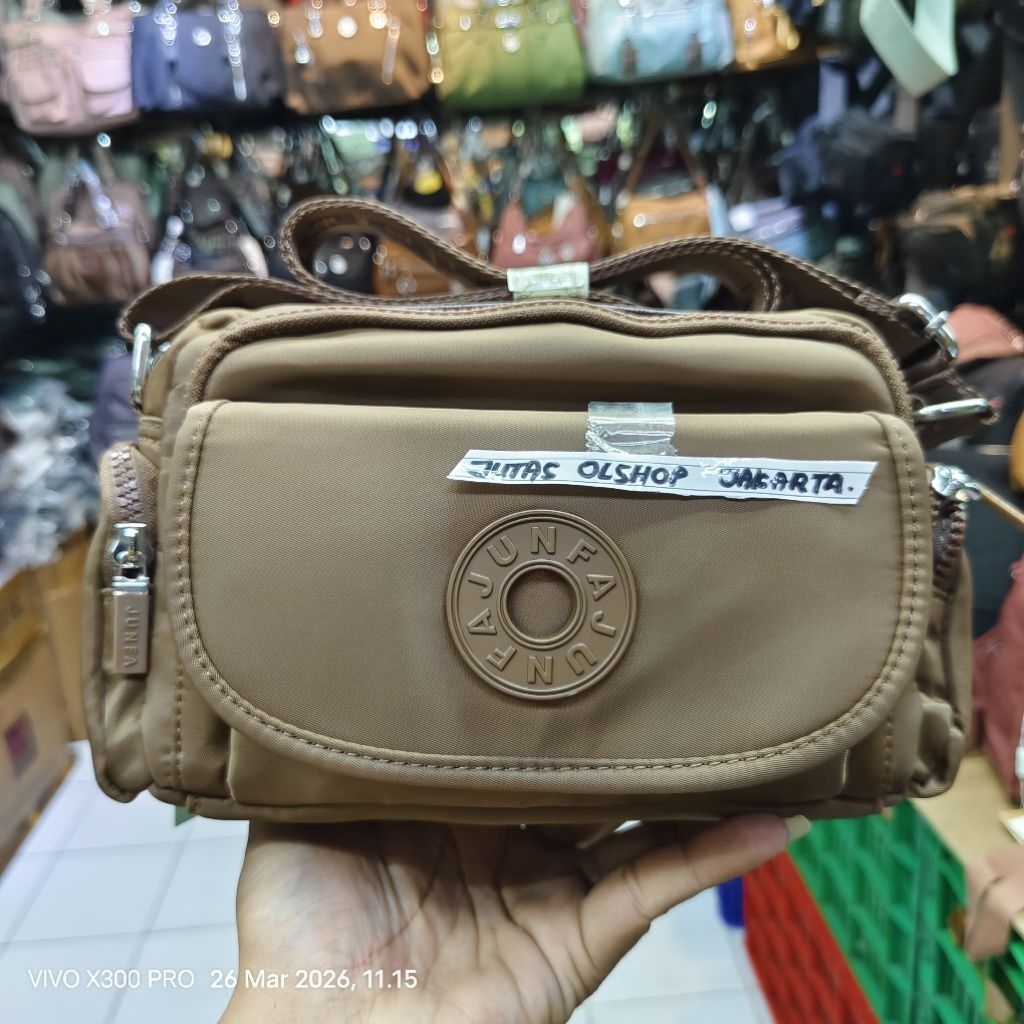 TAS SELEMPANG JUNFA TERBARU K2520-558 TERBARU LOGO BESAR