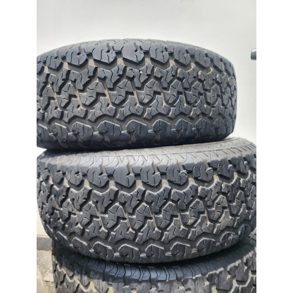 4 buah ban second maxxis bravo 980 275/65 r18
