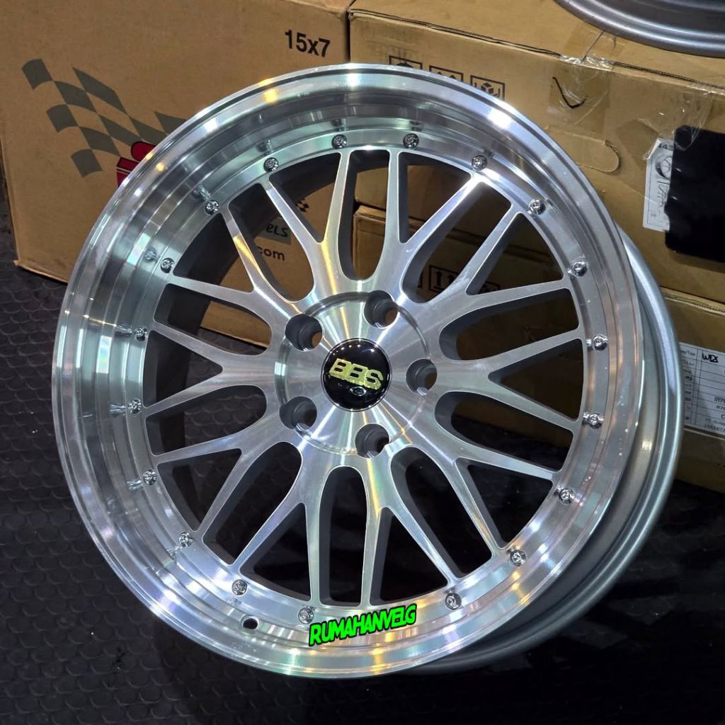 velg bbs lm flow forming r18 lebar 8 pcd 5x114 et 40 velg mobil ring 18 pnp velg mobil Innova reborn