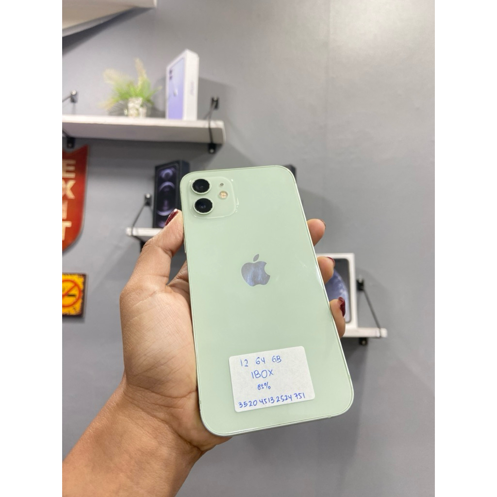 Second IPhone 12 64GB IBOX