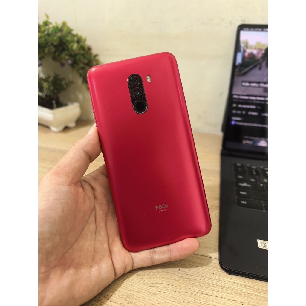 Poco F1 ram 6gb internal 128gb resmi indonesia original