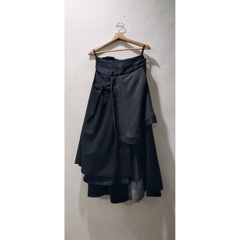 OLINE WORKROBE - KAZUKI MIDI SKIRT IN BLACK
