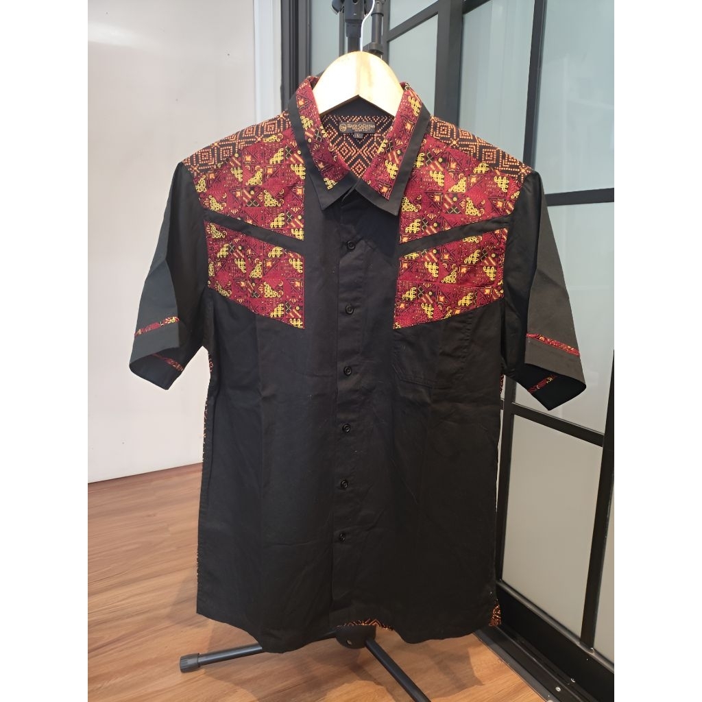[Preloved]Kemeja Batik Pria KERIS tangan pendek Slimfit-Size L