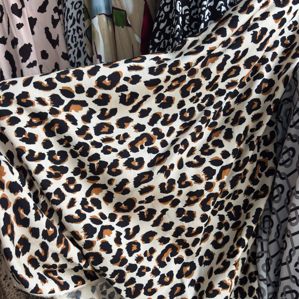 kain katun rayon motif macan / kain rayon motif macan viral/ kain rayon motif arahan gamis, piama dr