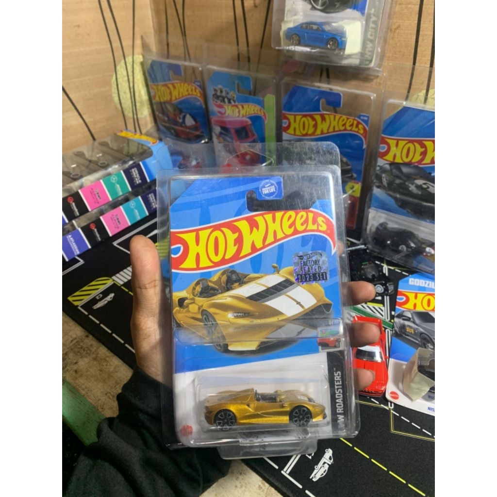 McLaren Elva (Factory Seald)